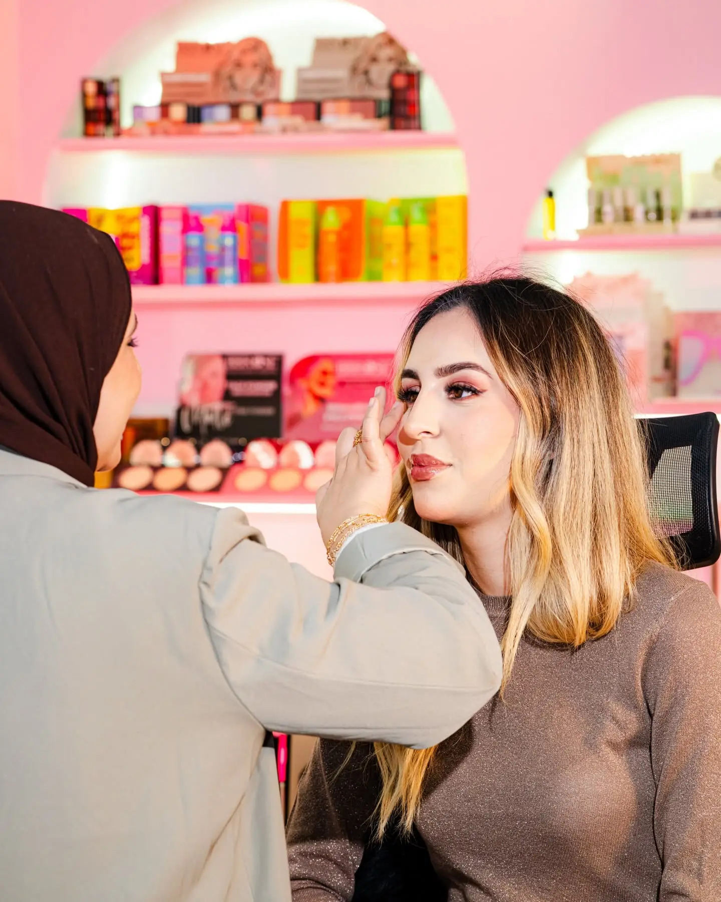 A make-up demonstration on a brand's stand