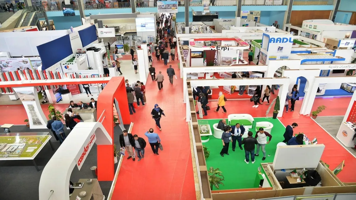 The aisles of ECSEL Expo Algiers 2023, seen from above